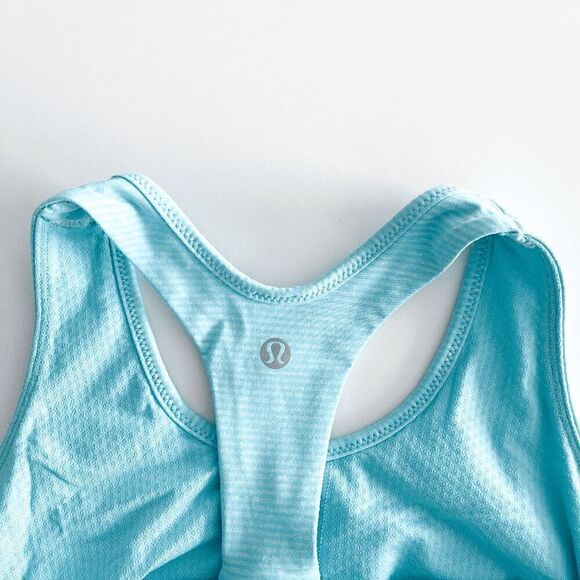 Lululemon Womens Racerback Cutout Yoga Tone It Active Tank Top Angel Blue Size 4 - Picture 3 of 5